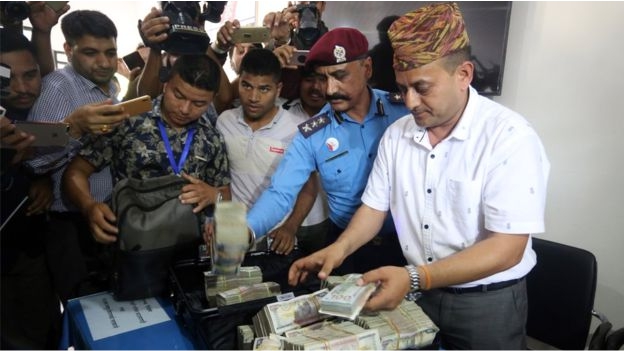 पुराना एटीएम कार्ड विस्थापित गर्न सुझाव, नेपाली बैंकहरू भन्छन्, 'तीन महिनामा सकिँदैन'