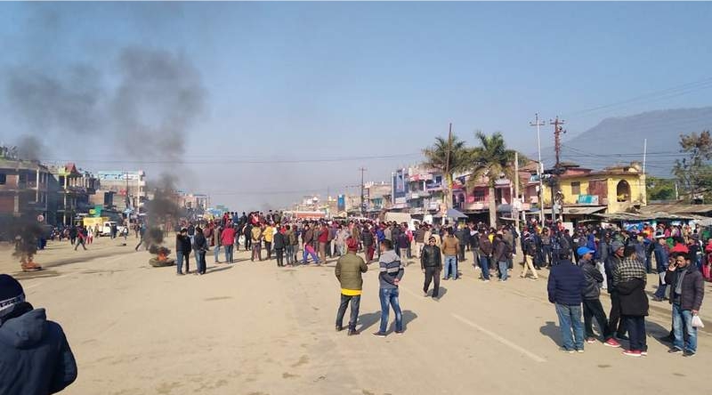 बिरेन्द्रनगर तनावग्रस्त, प्रहरीद्धारा हवाइ फायर