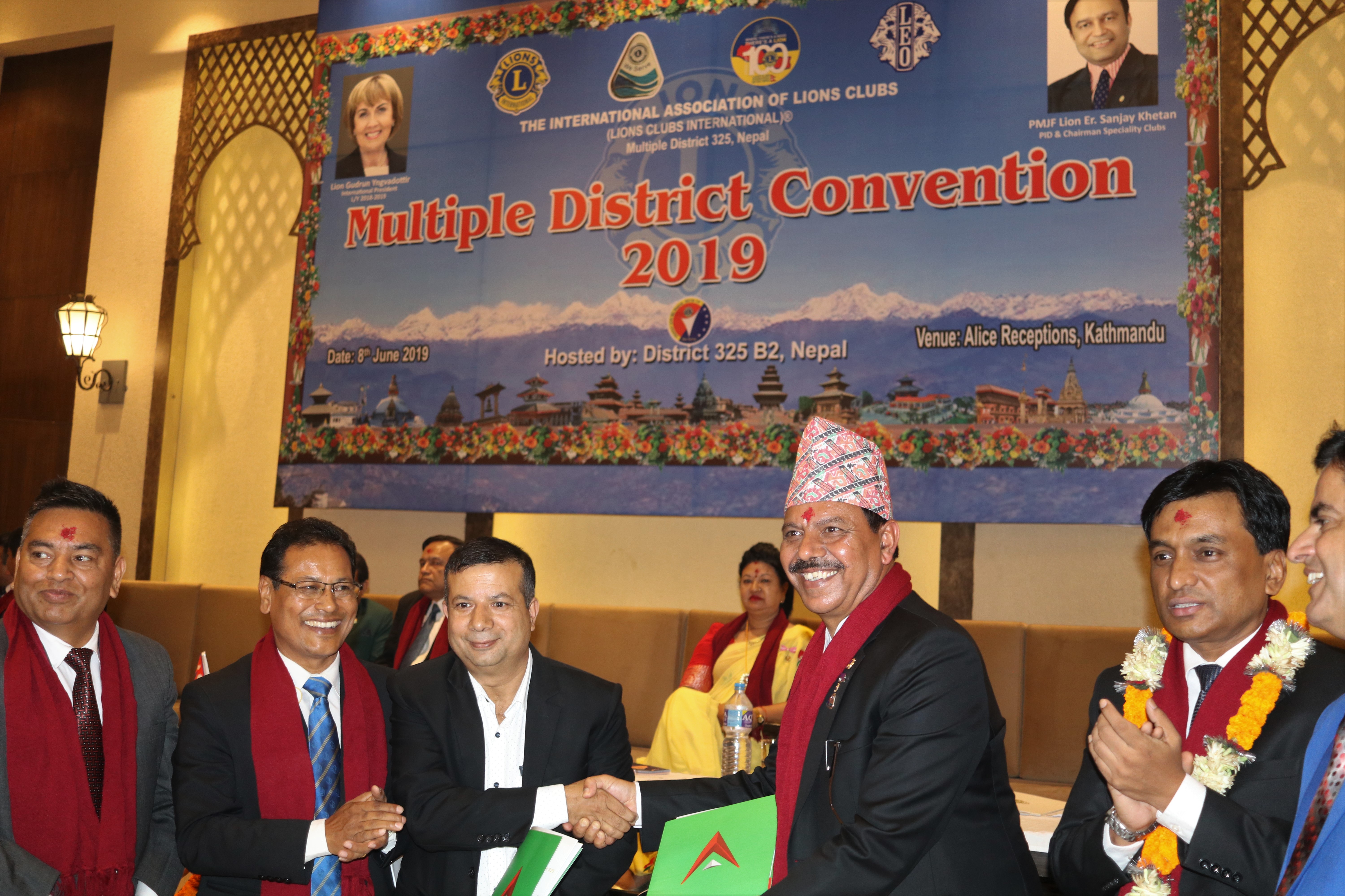 नबिल बैंकले लायन्स सदस्यलाई ब्रान्डेड भिसा क्रेडिट कार्ड दिने