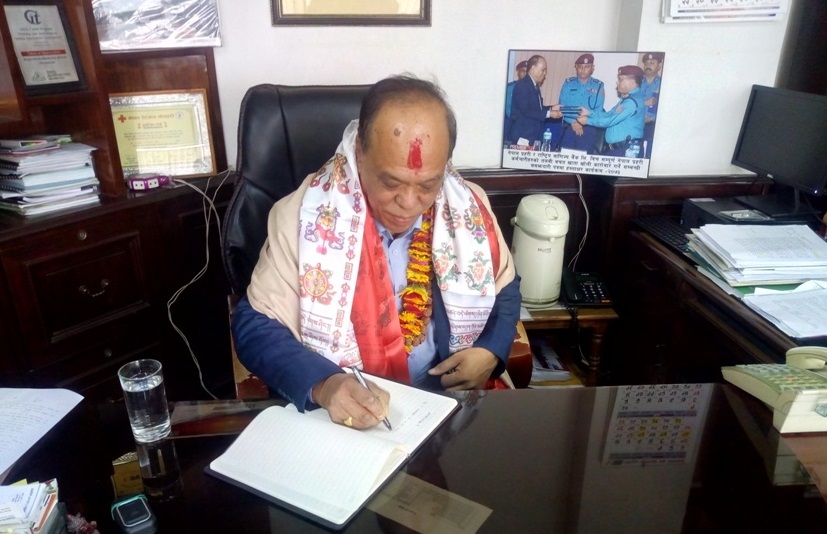 राष्ट्रिय वाणिज्य बैंकका सीईओ किरणकुमार श्रेष्ठद्धारा पदबहाली