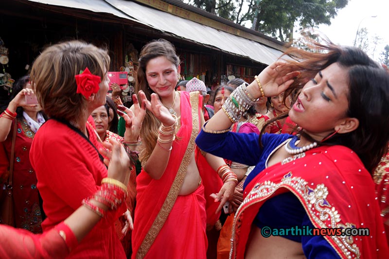 तीजको रहर आयो बरिलै ... (फाेटाे फिचर)