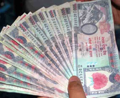 भेटिएको रकम प्रहरीलाई जिम्मा