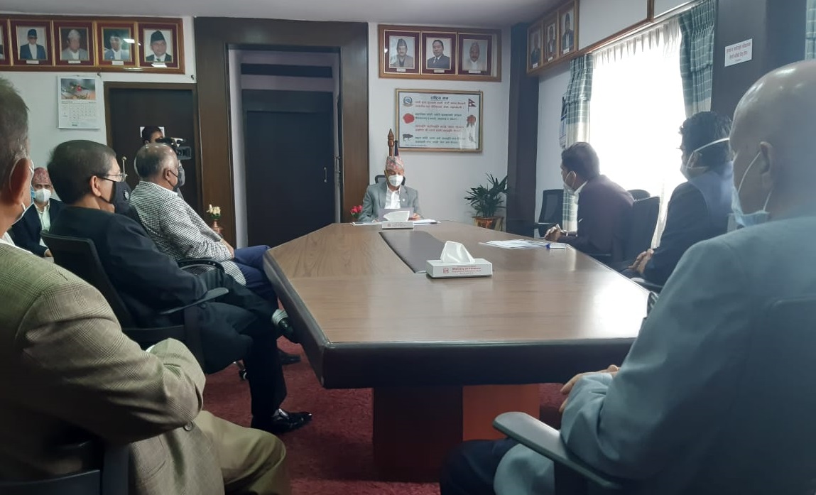 बैंकलाई नाफामूखी हुन नदिने, ऋण लिने प्रक्रिया सहज बनाइने