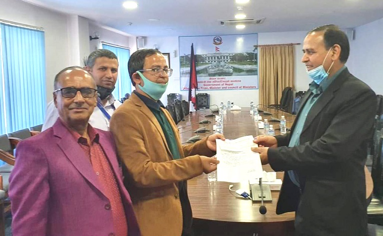 सन लाईफले पनि ३० लाखबढी सहयोग गर्यो