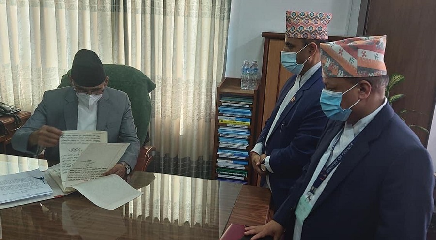 पौडेलले गरे पदभार ग्रहण, पहिलो हस्ताक्षर नै ऋणमा