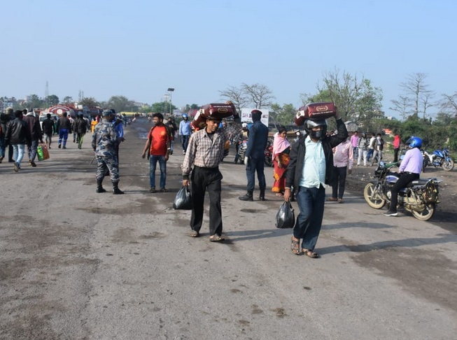 यस्तो भएपछि कोरोना किन न फैलियोस, गाउँगाउँमा कोरोना जोखिम बढ्यो