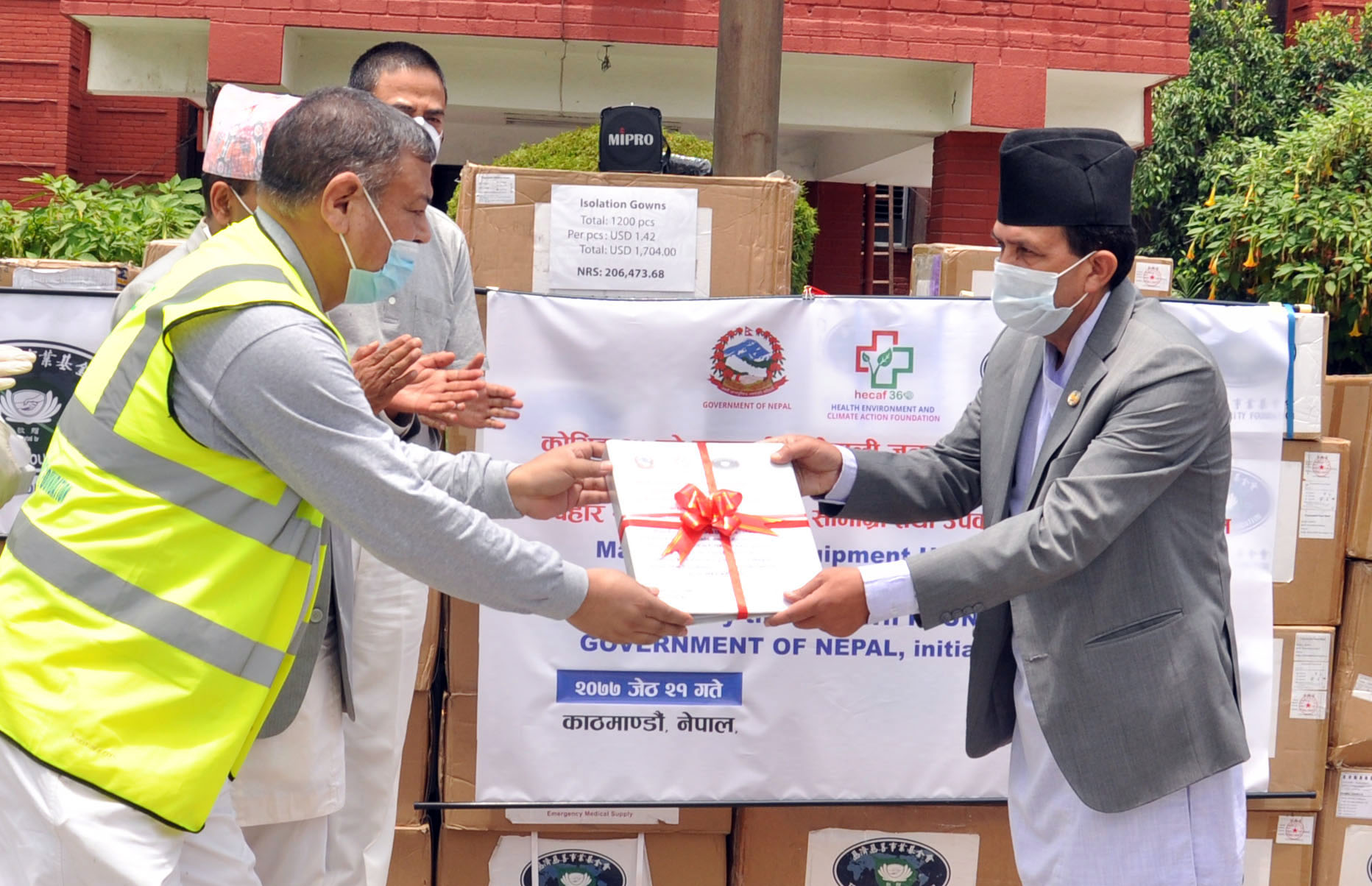 'अक्सिजन र भेन्टिलेटर आवश्यक पर्नेलाई मात्र अस्पतालमा'