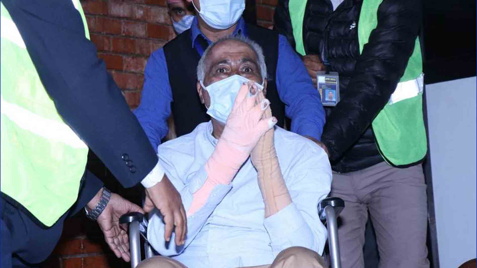 डा. चन्द्र भण्डारी स्वदेश फर्किए, नेपालमै बर्न अस्पताल बनाउन जोड गर्ने