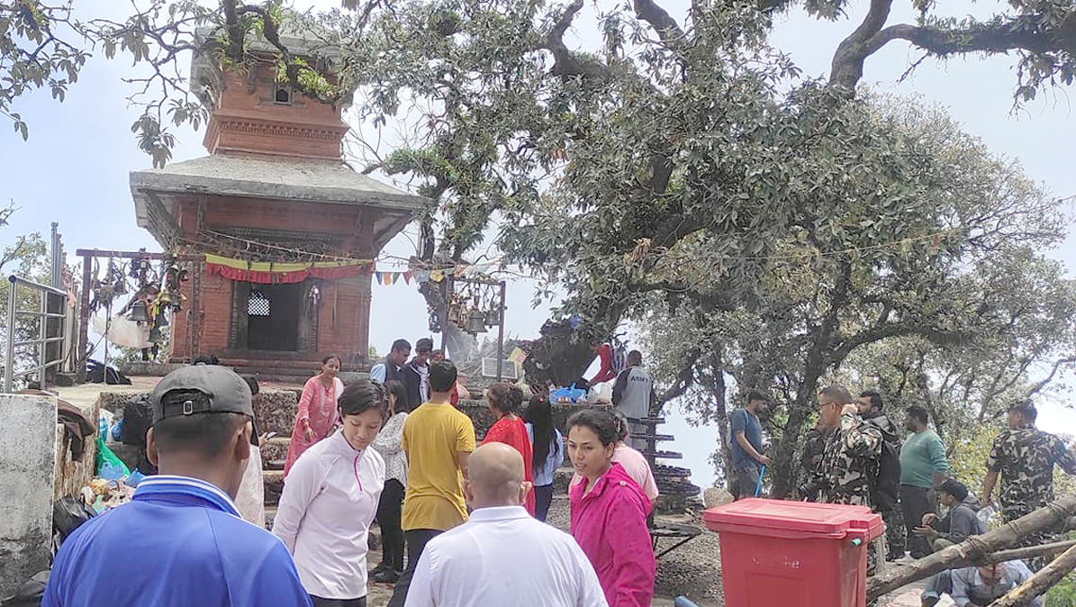 छिम्केश्वरी मन्दिरमा पित्तलको छानो