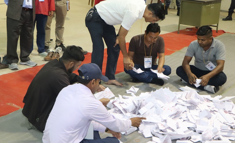 चितवन–२ मा रवि झण्डै दोब्बरले अगाडी