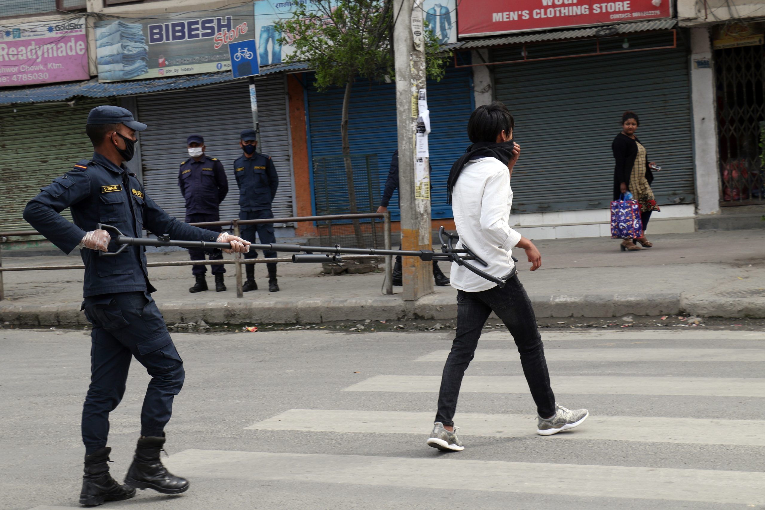 मास्क नलगाए ५० जरिवाना, ३७ जनालाई कारबाहीमा