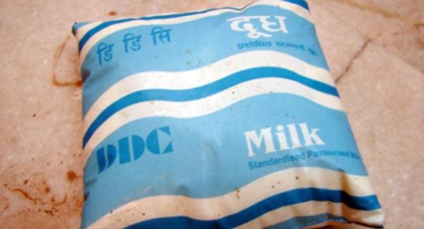 डीडीसीले आजदेखि बढायो दुधको मूल्य, कहाँ किन्दा कति तिर्नुपर्छ ?