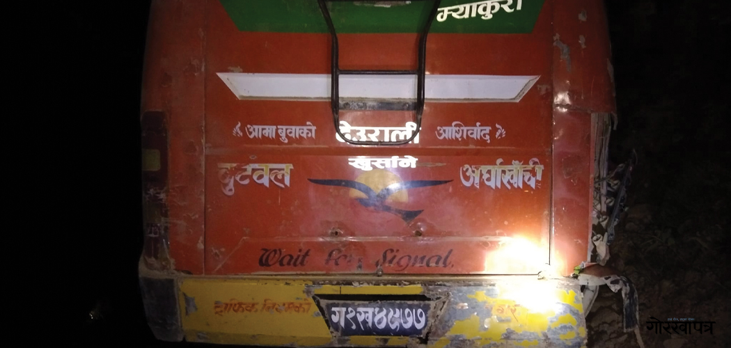 बस दुर्घटना हुँदा ६ जनाको मृत्यु