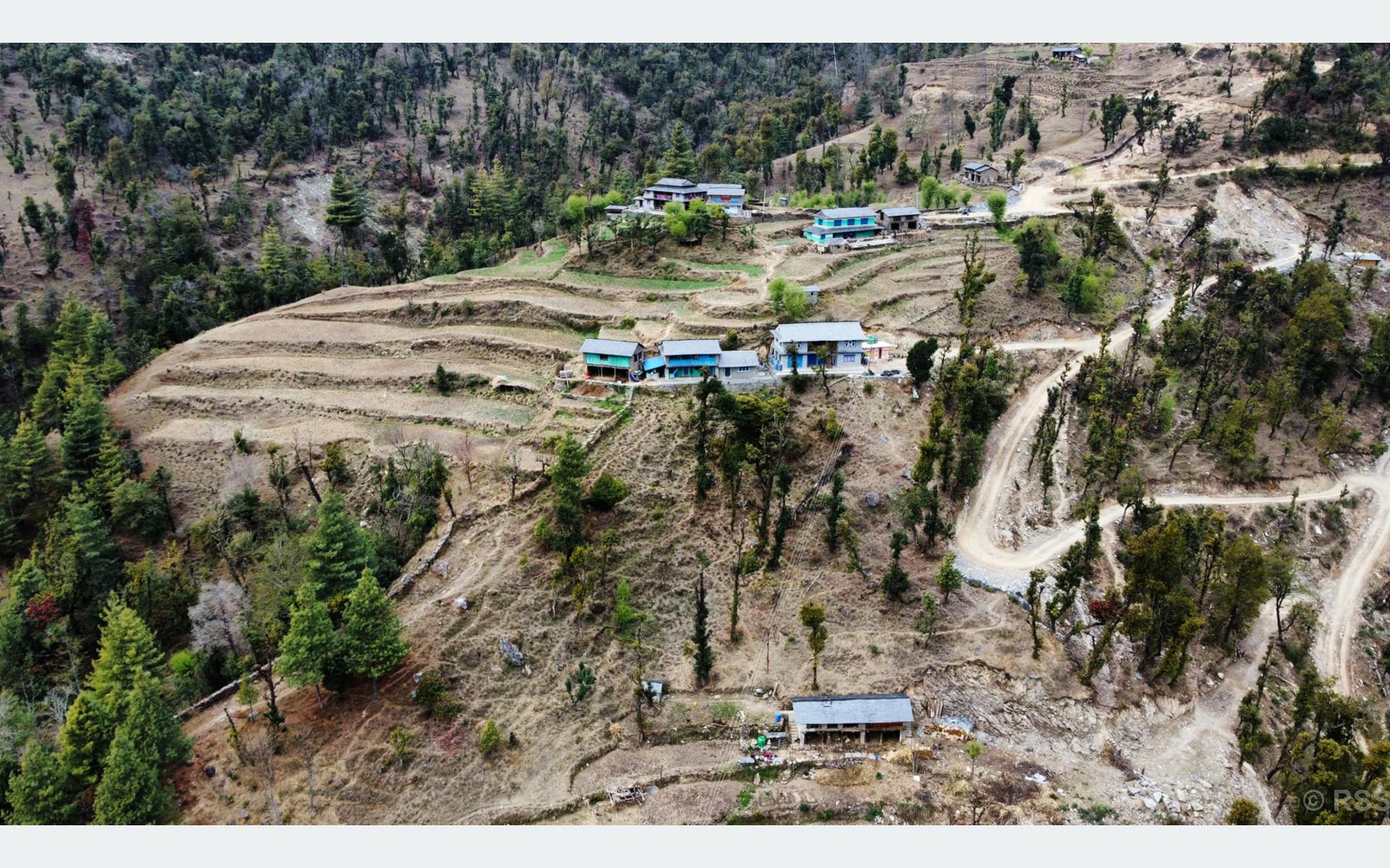 गाउँमै आएको सडक र यातायातले फेरियो यहाँको जनजीवन