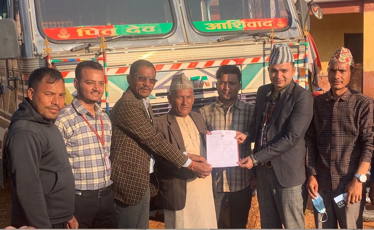 हिमालयन बैंकले २१ लाखको राहत सामाग्रीको खरिद गर्यो