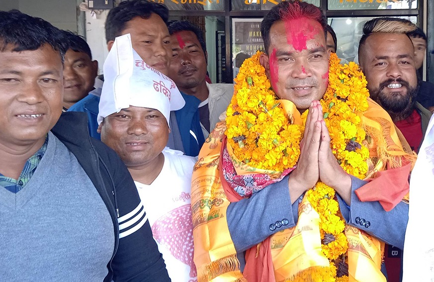 रेशम चौधरीको पार्टीले जितको खाता खोल्यो
