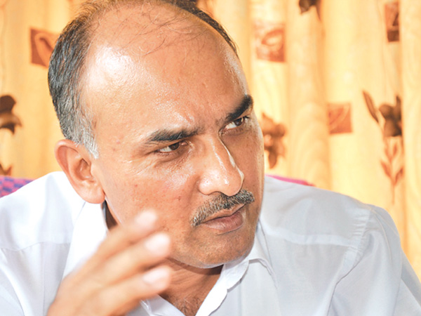 ‘खर्च व्यहोर्न नसक्ने सङ्क्रमितको उपचार निःशुल्क गर्नू’