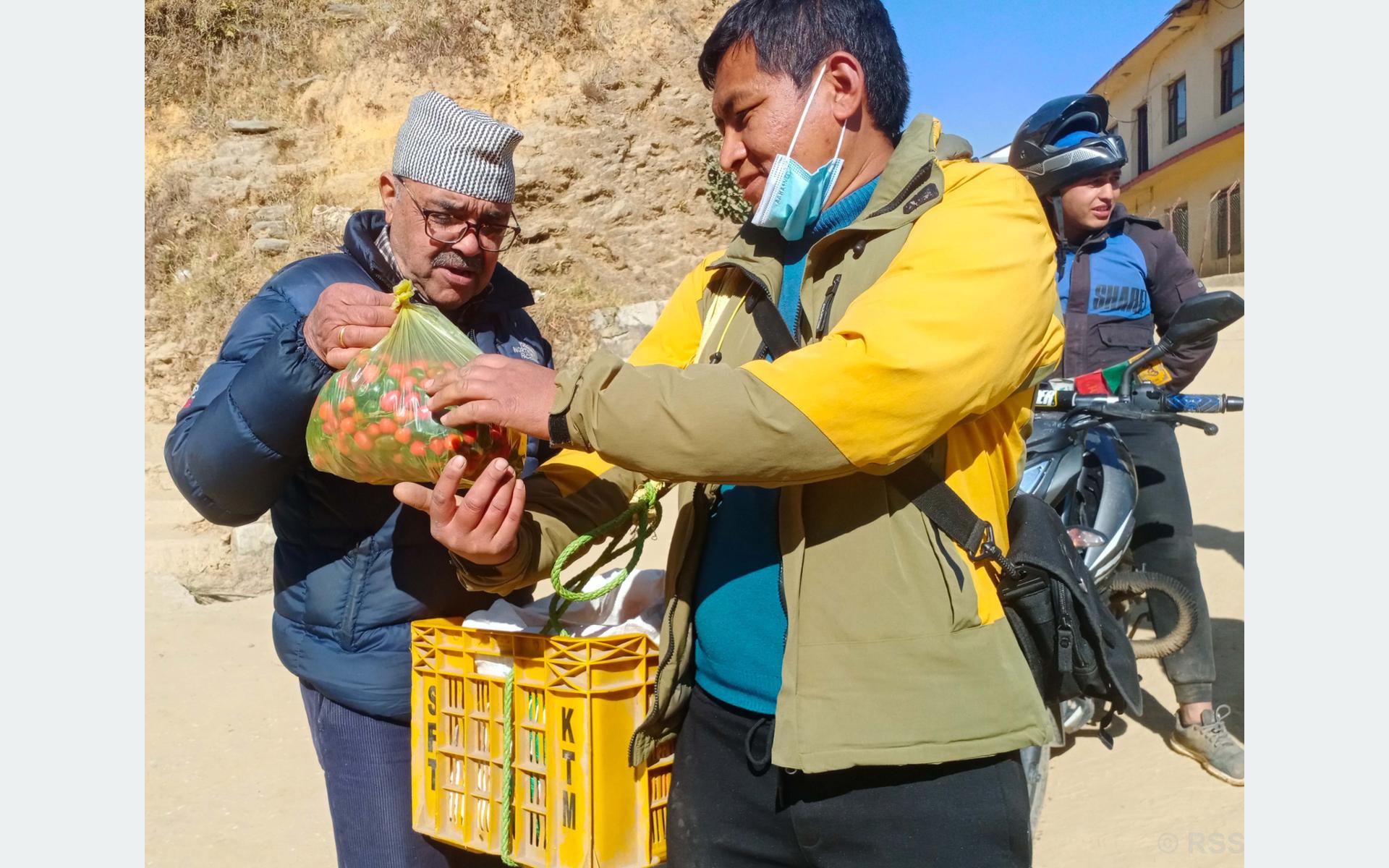 गुरुङ दम्पतीको वार्षिक कमाइ, कृषि कर्मबाटै २० लाख