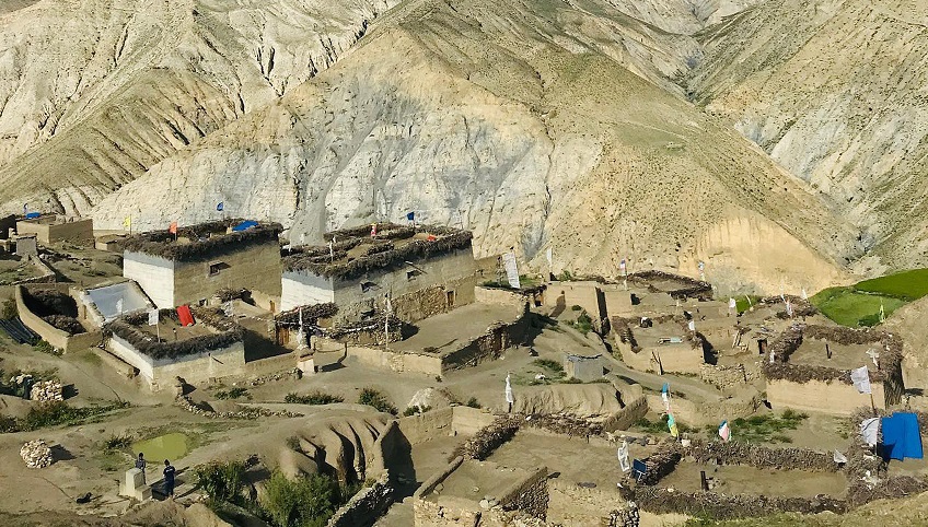 माटोले निर्माण गरिएका एक तले घर