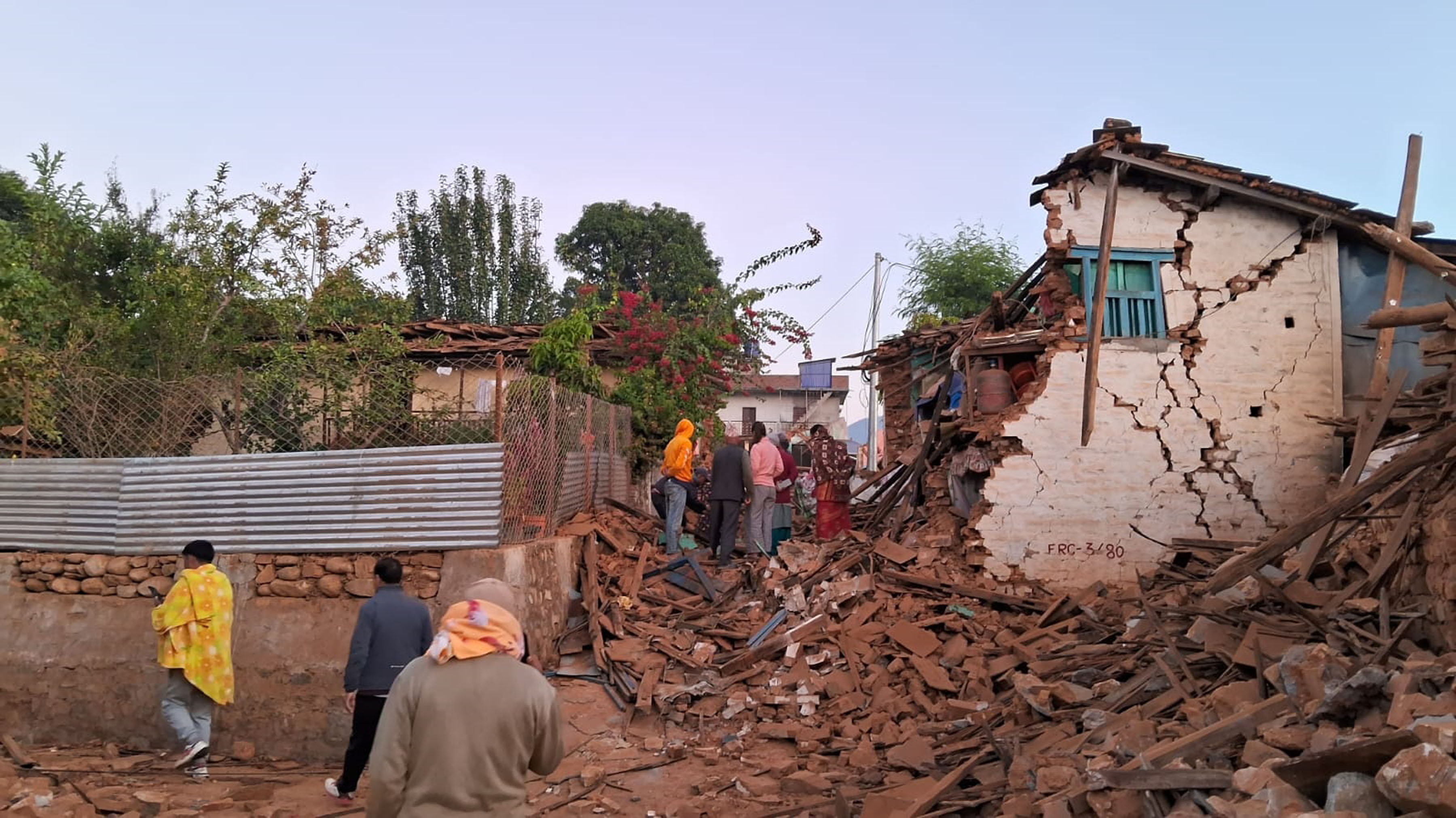 भूकम्प प्रभावितले दुई प्रतिशत प्रिमियममा २५ लाखसम्मको घर कर्जा पाउने