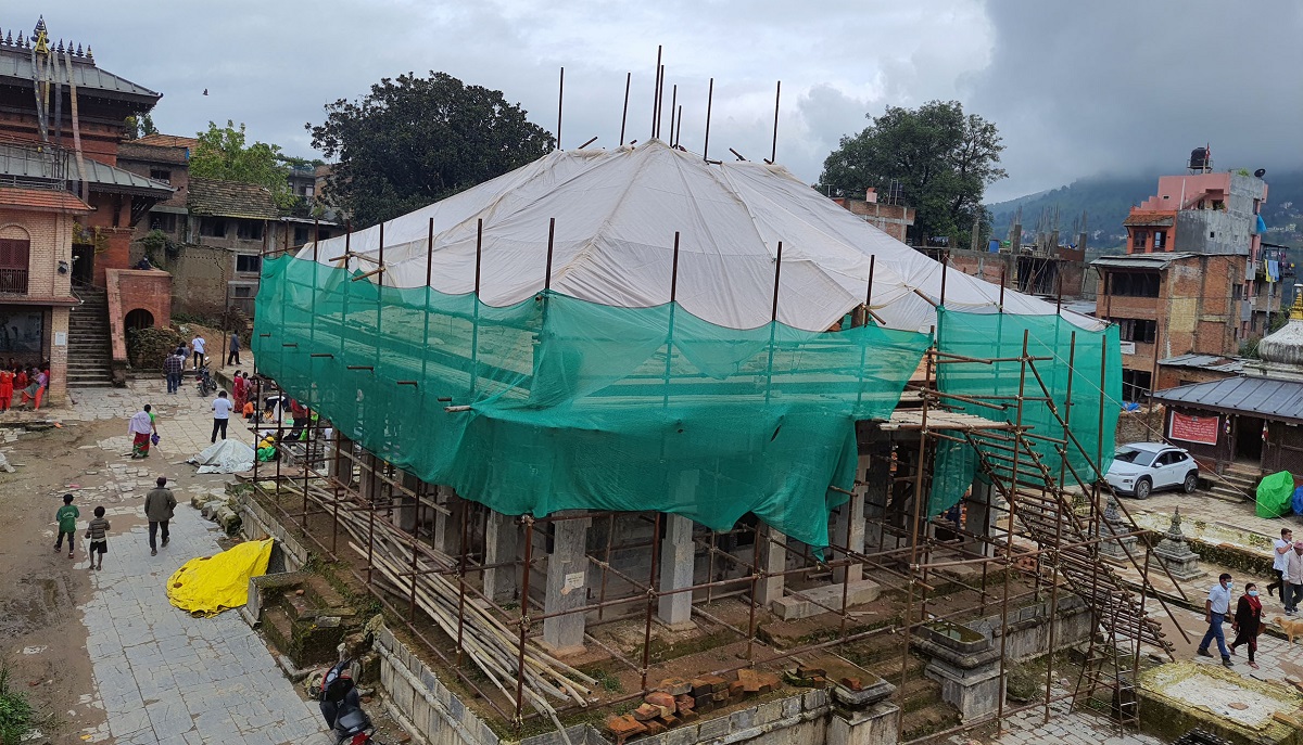 पुनःनिर्माणले गतिलिँदै रातो मच्छिन्द्रनाथ मन्दिर