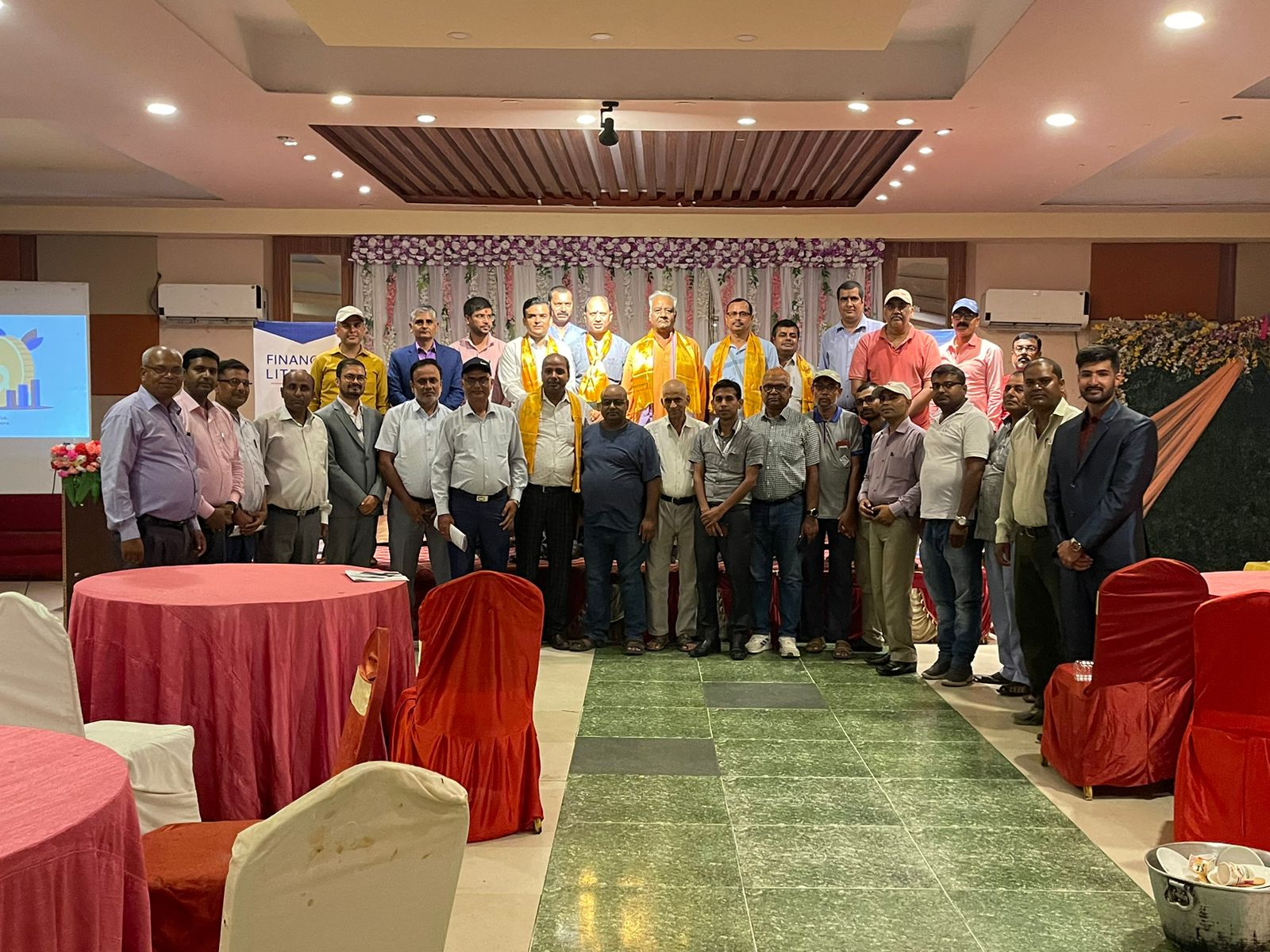“उज्वल भविष्यका लागि आजै लगानी” भन्ने नारा सहित नेपाल लाइफ क्यापिटलद्वारा मधेश प्रदेशमा वित्तीय साक्षरता