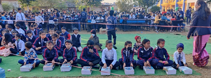 हिमालयन बैंकद्धारा २४ विद्यार्थीहरुलाई छात्रवृत्ति प्रदान