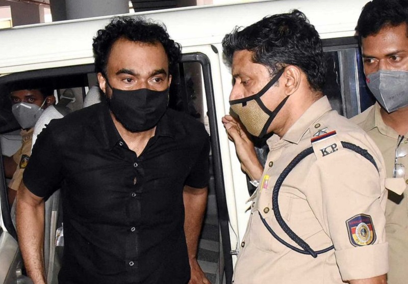 मदर टेरेसाको कपाल र साइबाबाको चप्पल बेच्ने पुलिसको कब्जामा