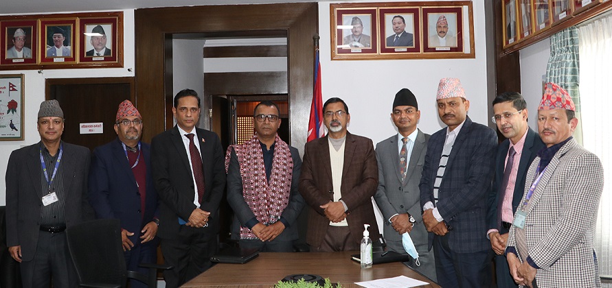 सेबोनका नवनियुक्त अध्यक्षलाई अर्थमन्त्रीको निर्देशन, कसैको प्रभावमा नपरि काम गर्नुहोस