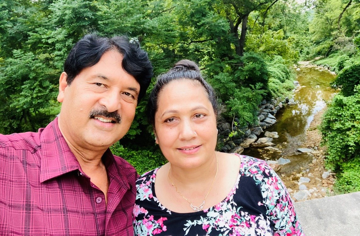लोकगायक प्रेमराजा महत तथा कविता महत कोरोनाबाट मुक्त
