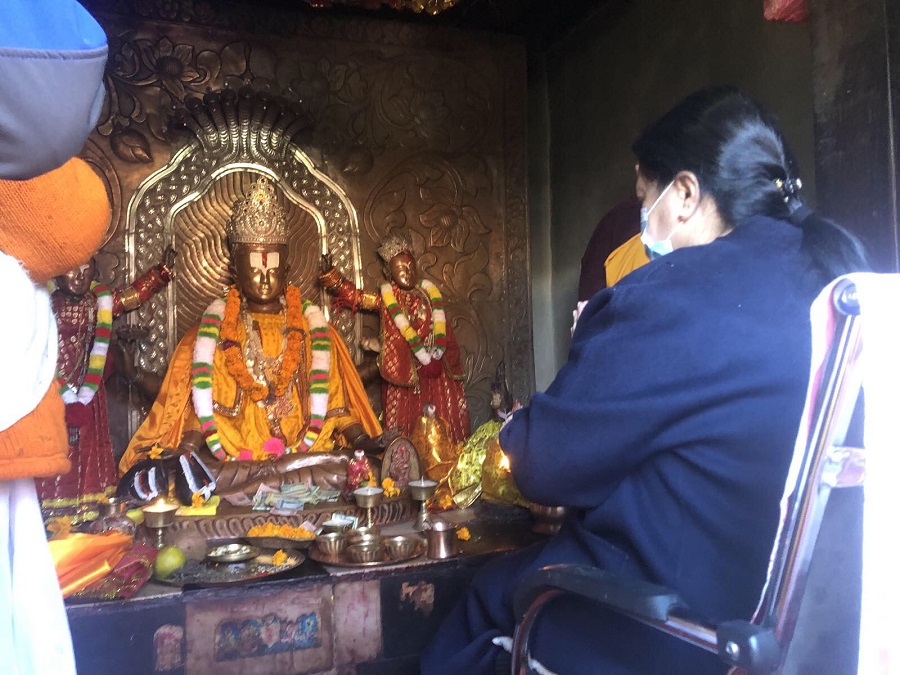 राष्ट्रपति भण्डारी मुक्तिनाथ मन्दिरमा