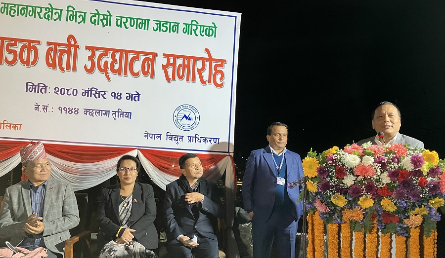 सडकले अनुमति नदिँदा विद्युतीय तार भूमिगत गर्ने काम बेवारिसे बन्यो: कुलमान