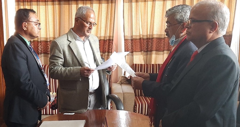 महालक्ष्मी लाइफका नयाँ सञ्चालकले लिए सपथ