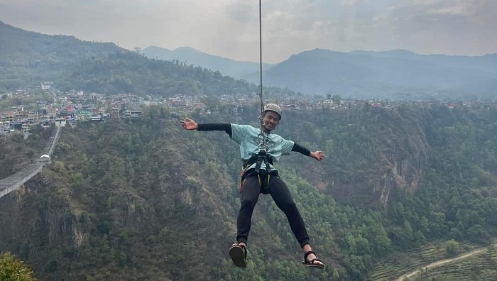 साहसिक पर्यटनको गन्तव्य क्लिफले शुरू गर्यो ‘क्रेन स्वीङ’