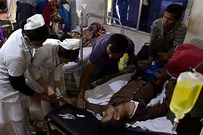 विषाक्त रक्सी खाँदा भारतमा ८६ जनाको मृत्यु