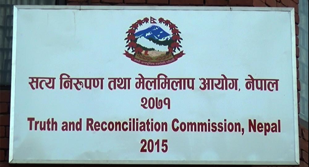 नौ महिनादेखि हाजिर मात्रै गरेर दुई आयोगका कर्मचारी