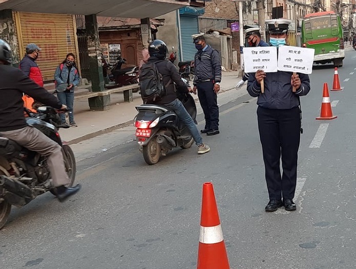ट्राफिक प्रहरीलाई घुँस दिन खोज्ने चालक पक्राउ