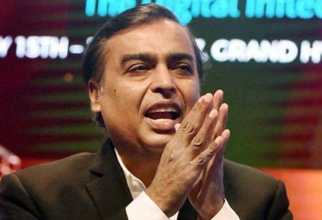 मुकेश अम्बानीको एक दिनको कमाइ १९ हजार करोड