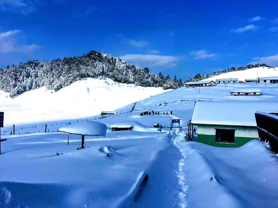 पर्यटकीयस्थल खप्तड क्षेत्रमा पनि हिमपात