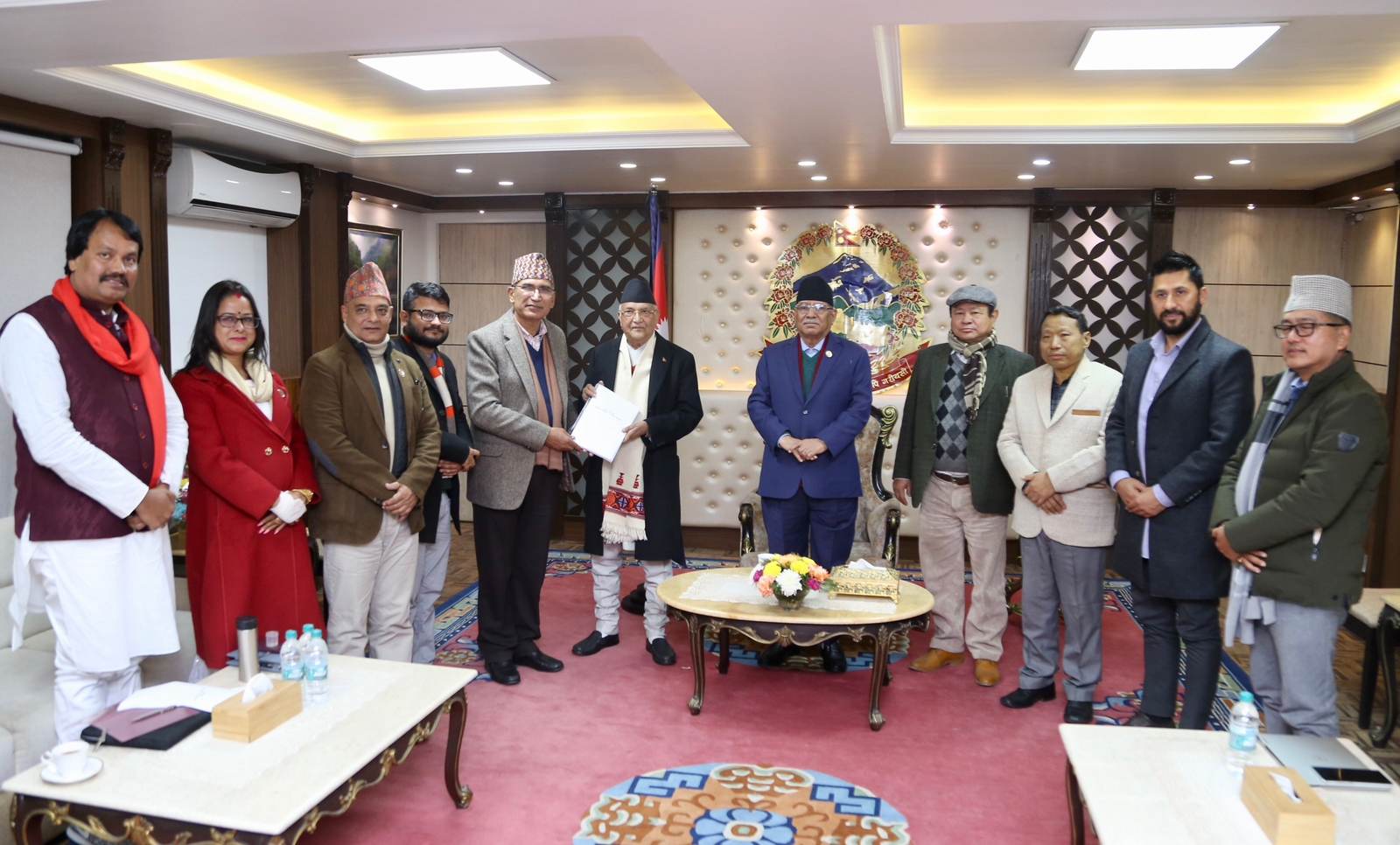 कार्यदलले  गठबन्धन संयोजक ओलीलाई बुझायो साझा कार्यक्रमको मस्यौदा