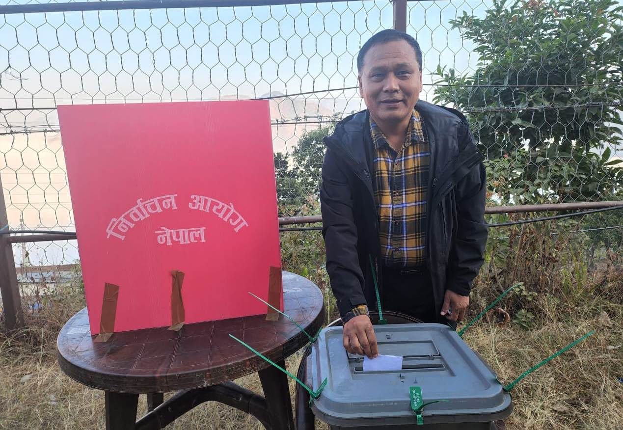 घिसिङले रामेछापबाट मतदान गरे