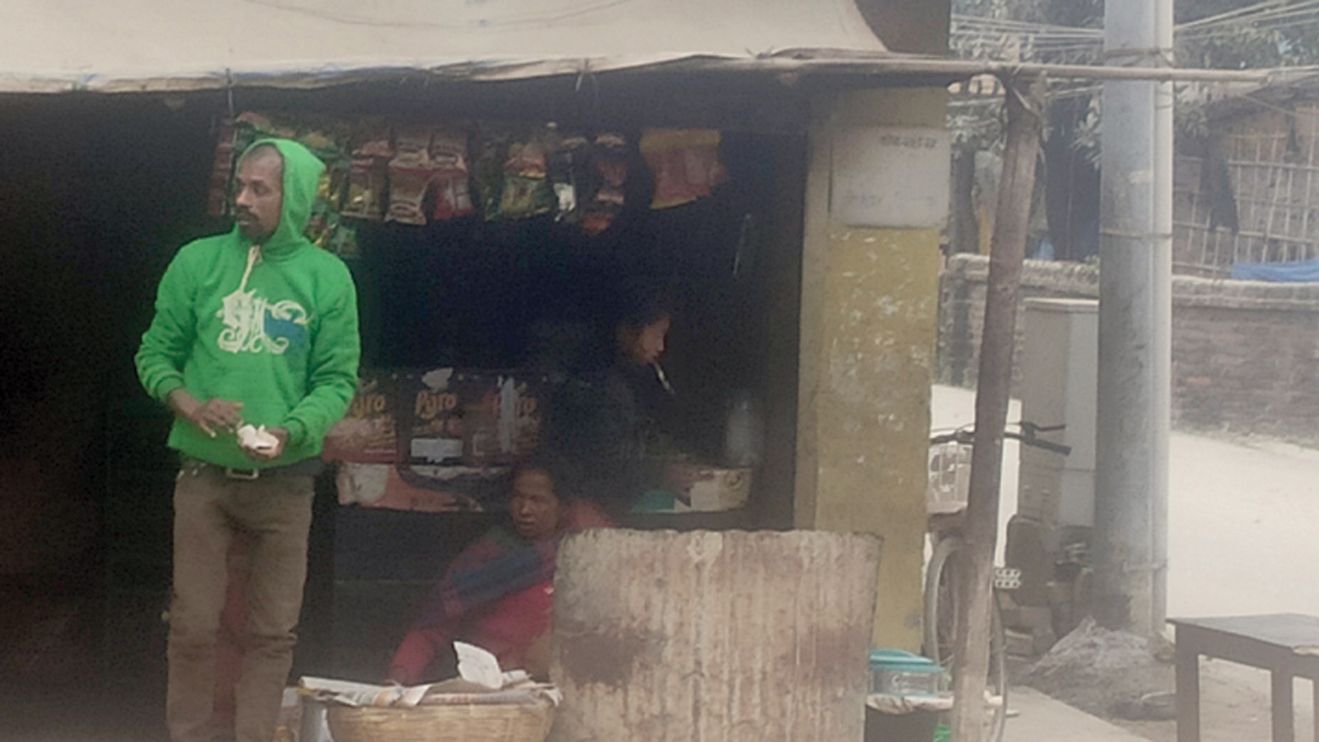 लघुवित्तले दियो यस्तो यातना, किस्ता तिर्न खोज्दा काश्मीरमा बिक्री