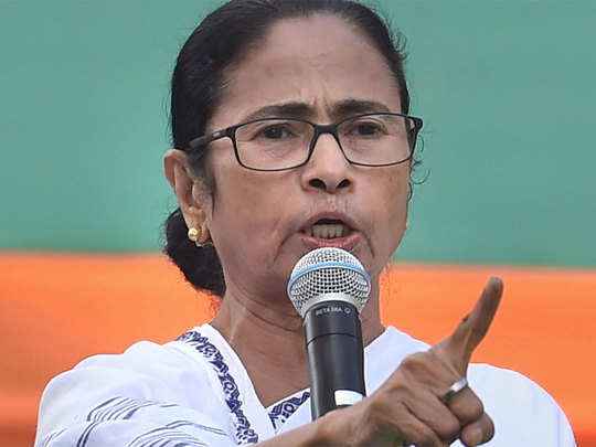 पश्चिम बंगालकी मुख्यमन्त्रीलाई अदालतले ५ लाख जरिवना गर्यो