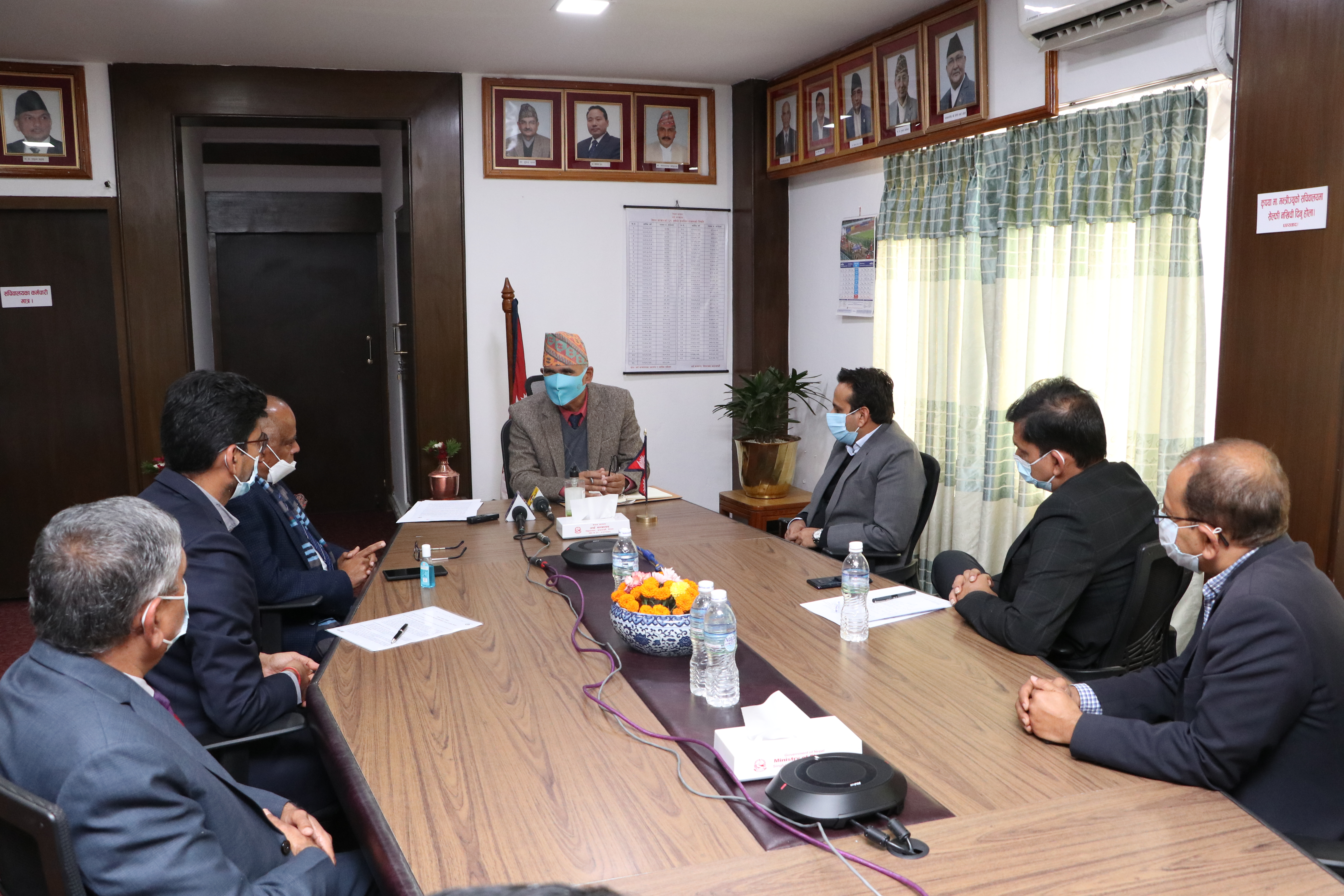 सरकार निजी क्षेत्रलाई साथ लिएर अघि बढ्छः अर्थमन्त्री पौडेल