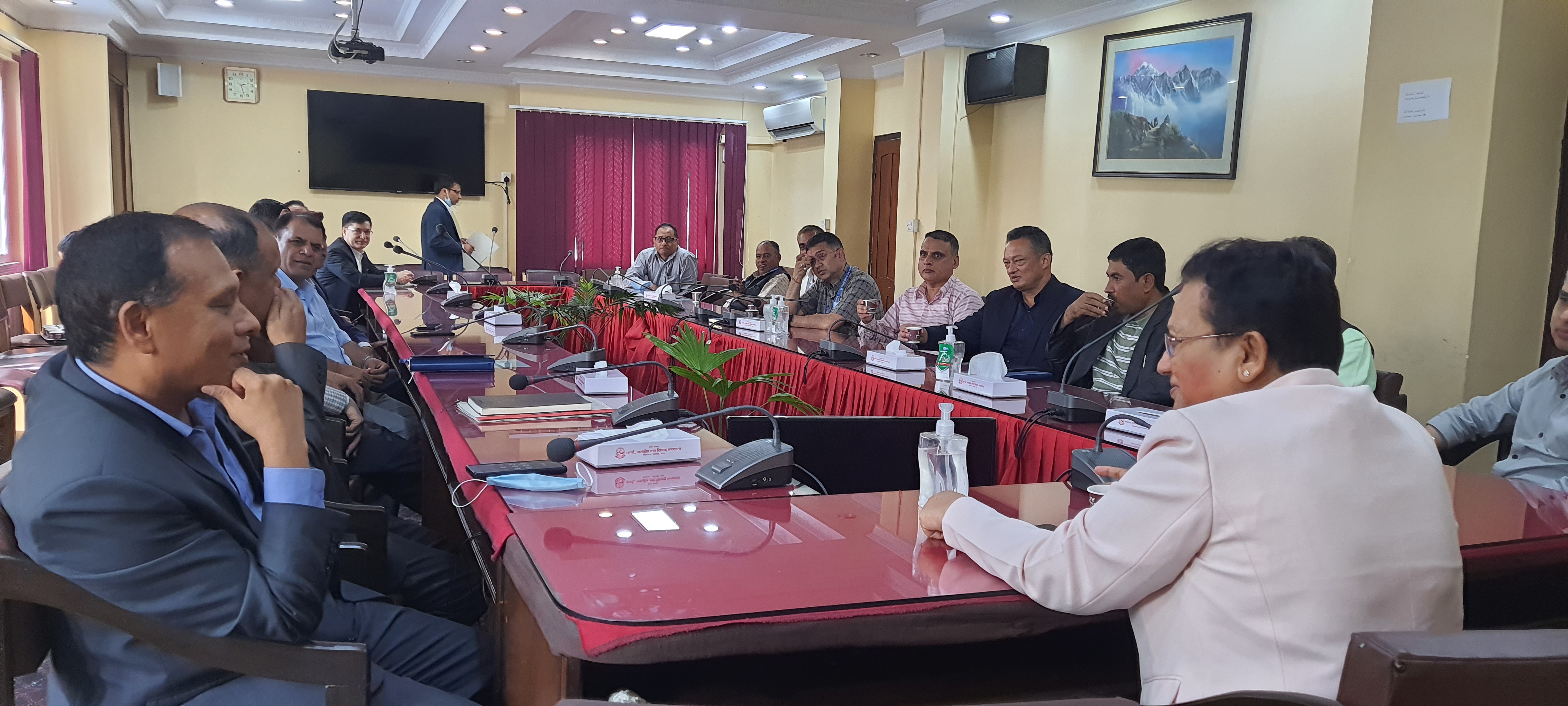 चाडपर्वमा विद्युत् प्रवाह नरोक्न ऊर्जामन्त्रीको निर्देशन