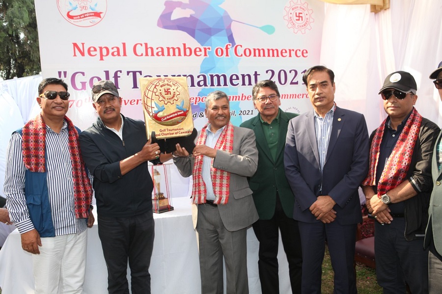 पूर्व सचिव कार्कीलाई नेपाल चेम्बर गल्फको उपाधि