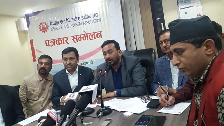नयाँ सिलिण्डर नबेच्न एलपी ग्यास उद्योगको आग्रह