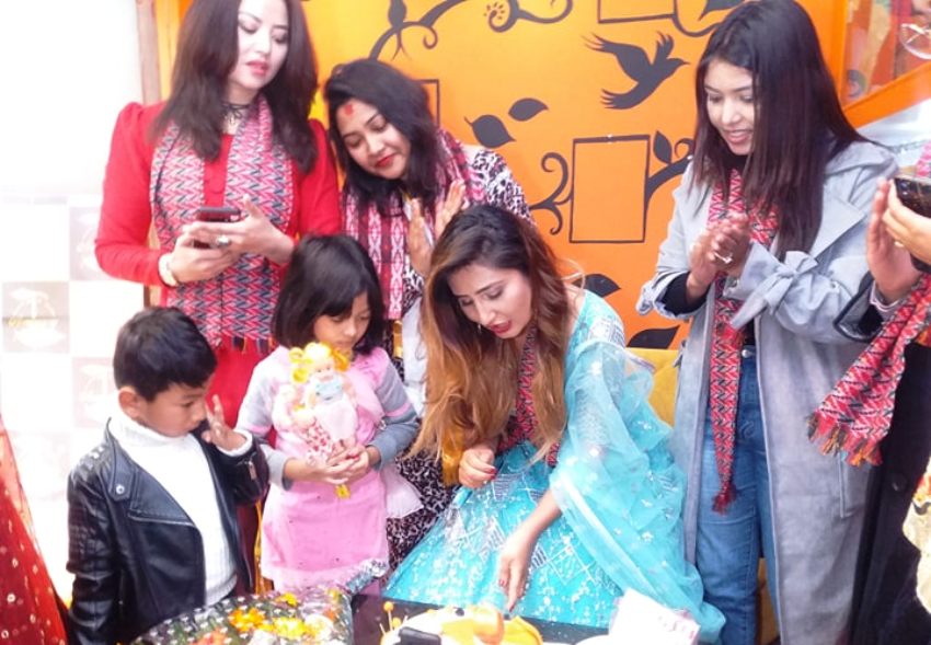 ‘कुसुम द बुटिक’मा अञ्जु, पुजा र विष्णु