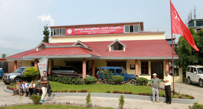 प्रचण्डले मुलुकलाई अन्त्यहीन अस्थिरतातिर धकेले