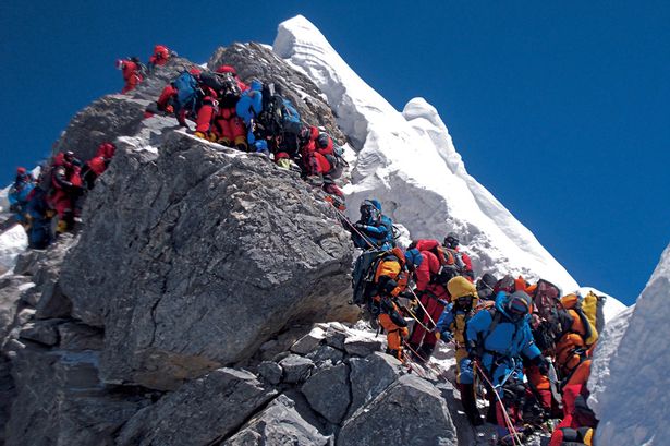 यसरी भएको रहेछ सगरमाथा आरोहण गर्ने क्रममा १५ जनाको मृत्यु